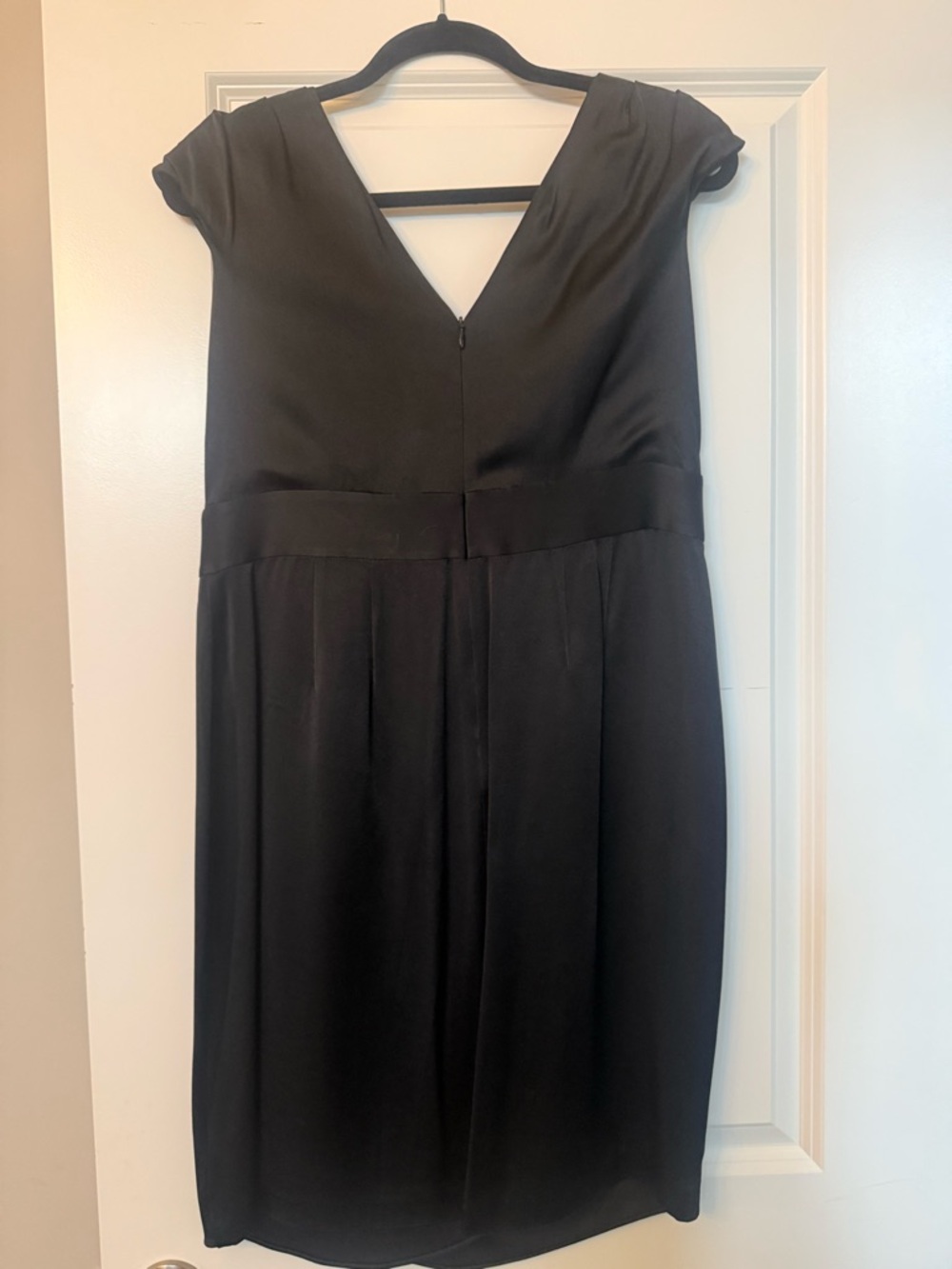 St. John Black Liquid Satin V-Neck Cap Sleeve Midi Dress